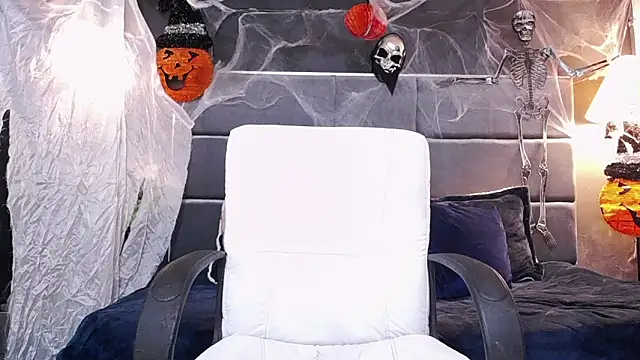 blackbignude online show from October 31, 1:28 am