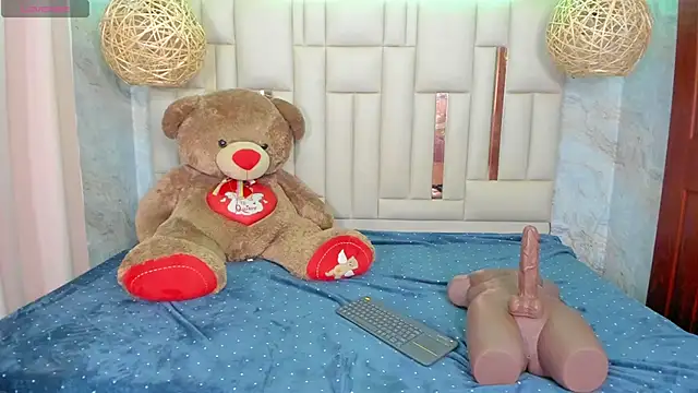 Snapshot of NikkyyRed chatting on October 3, 4:42 am NikkyyRed online show from October 3, 4:42 am