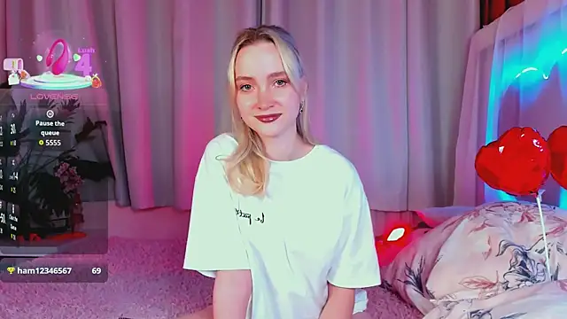 EllaBloom online show from February 22, 2:15 pm