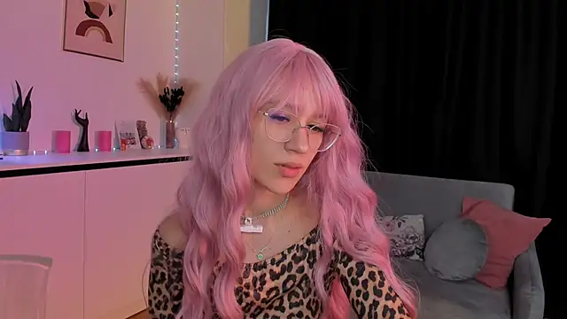 EvaBllake online show from October 6, 5:16 am