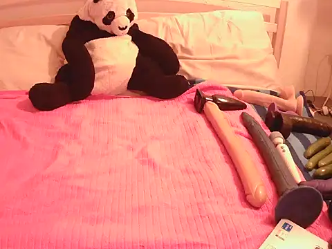 kimTgirl online show from January 8, 7:05 pm