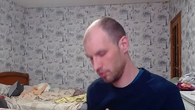 Snapshot of hangryf chatting on December 4, 11:30 am hangryf online show from December 4, 11:30 am