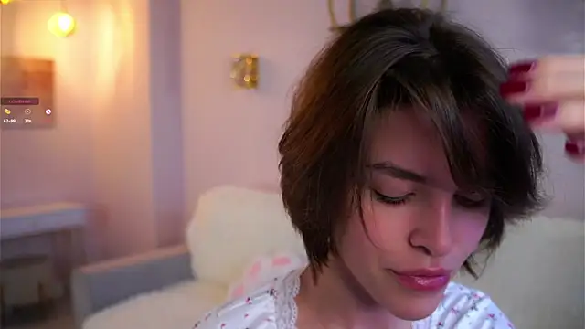 EleneButton online show from October 4, 1:25 am