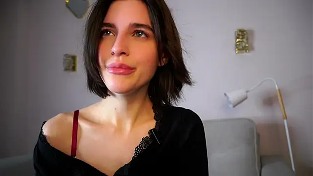 EleneButton online show from December 3, 1:13 am