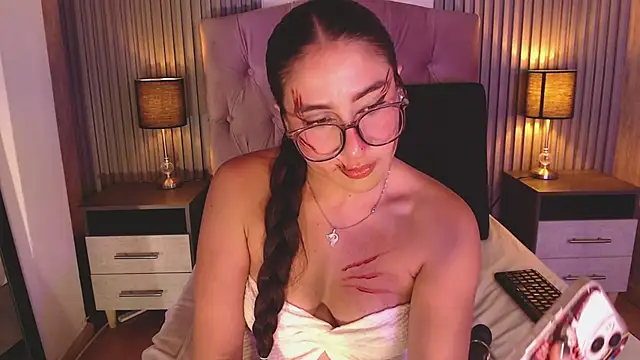 Bonnali lune online show from October 10, 10:31 pm