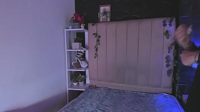 Bonnali lune online show from February 9, 7:40 pm