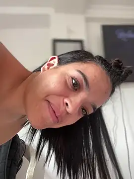 JuanitaMore01 online show from October 20, 8:20 pm