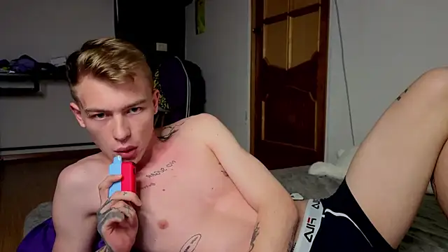 callmealexthx online show from September 13, 3:23 pm