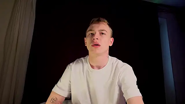 callmealexthx online show from January 19, 7:56 am