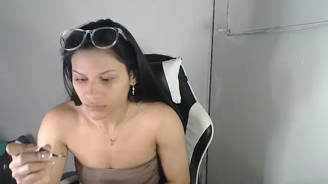 JessGarcia online show from November 16, 1:06 pm