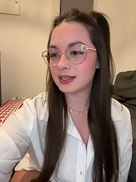 Snapshot of liloush__ chatting on February 20, 9:48 pm liloush online show from February 20, 9:48 pm