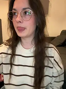 Snapshot of liloush__ chatting on February 28, 12:11 am liloush online show from February 28, 12:11 am