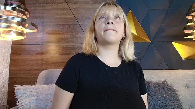 Snapshot of ly_lulu chatting on February 9, 11:14 am ly lulu online show from February 9, 11:14 am