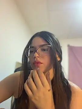 Valentina2390 online show from July 9, 3:10 am