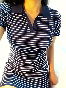 Snapshot of Miss_Pompitas23 chatting on April 13, 3:23 am Miss Pompitas23 online show from April 13, 3:23 am