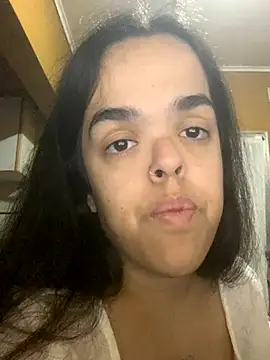 Littleegirl69 online show from December 3, 5:37 am