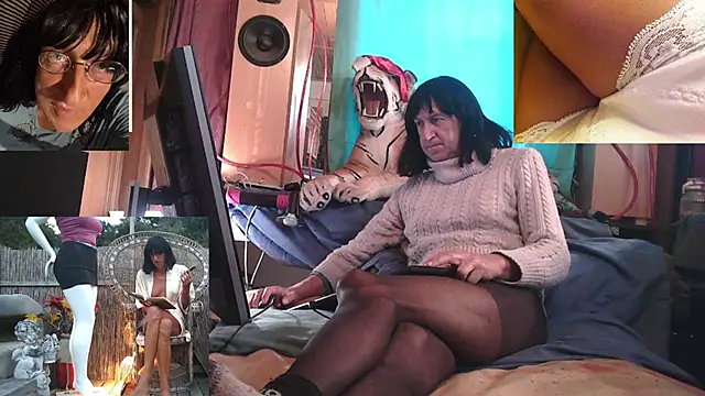 SissiDomination online show from December 1, 8:30 am