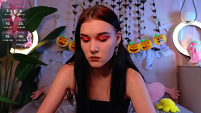 JenniferSullivan online show from November 1, 9:28 pm