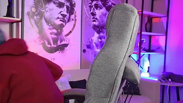 SakuraBliss online show from December 16, 5:45 am