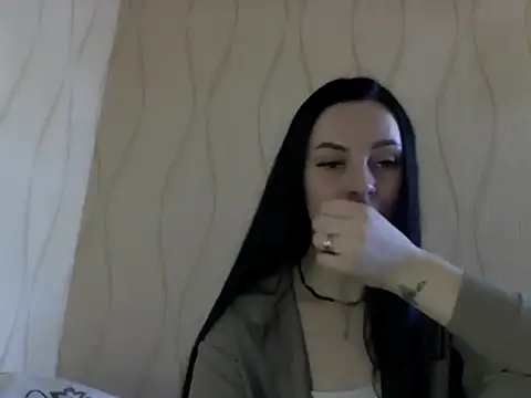 Snapshot of Lulii24 chatting on December 18, 1:06 pm Lulii24 online show from December 18, 1:06 pm