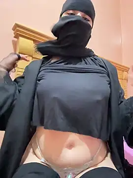  Laiali  online show from April 10, 7:29 pm