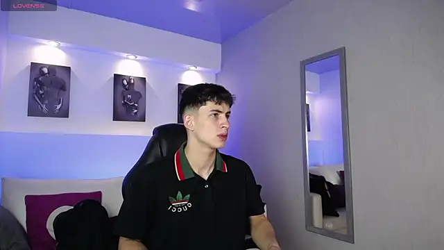 AdrianRinaldi online show from September 13, 8:08 pm