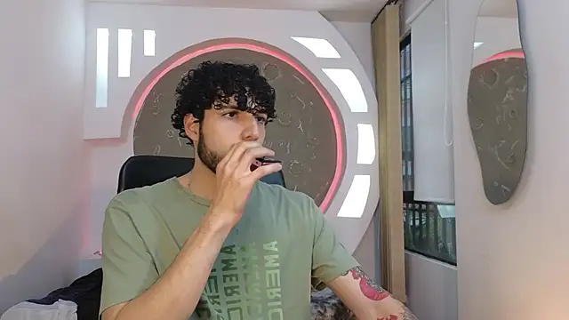 Snapshot of Rafael_Mendezz chatting on October 22, 8:30 pm Rafael Mendezz online show from October 22, 8:30 pm