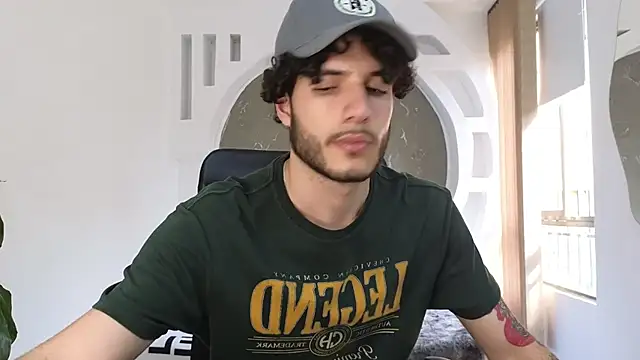 Snapshot of Rafael_Mendezz chatting on November 6, 8:21 pm Rafael Mendezz online show from November 6, 8:21 pm