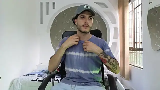 Snapshot of Rafael_Mendezz chatting on November 23, 8:30 pm Rafael Mendezz online show from November 23, 8:30 pm