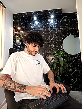 Snapshot of Rafael_Mendezz chatting on December 5, 8:16 pm Rafael Mendezz online show from December 5, 8:16 pm