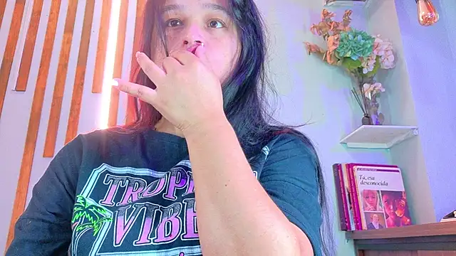 Snapshot of Jennifer_Vega1 chatting on October 13, 9:37 pm Jennifer Vega1 online show from October 13, 9:37 pm
