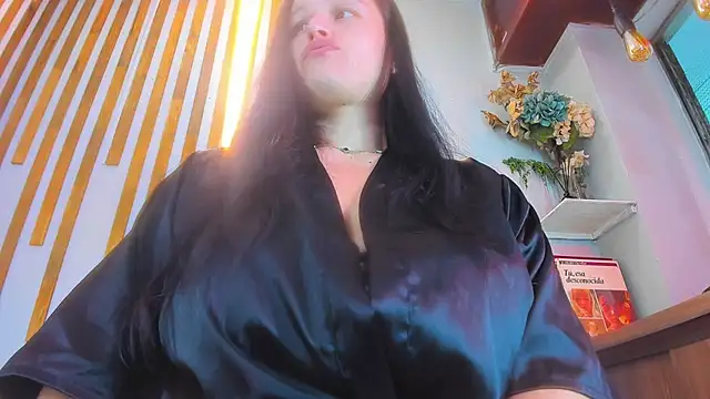 Snapshot of Jennifer_Vega1 chatting on October 24, 12:19 am Jennifer Vega1 online show from October 24, 12:19 am