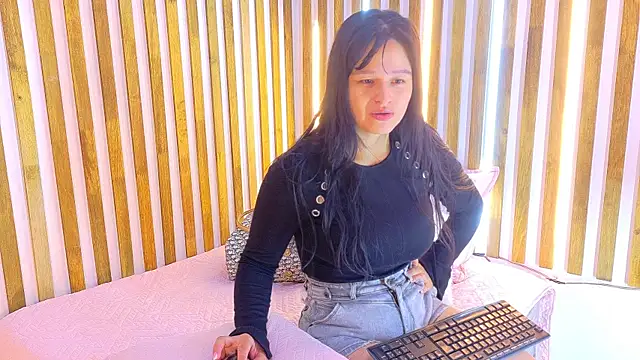 Jennifer Vega1 online show from January 12, 8:03 pm