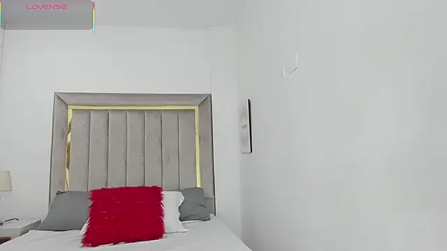 lapiz lazuli12 online show from October 14, 7:25 pm