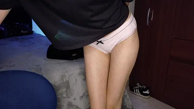 Conor Taylor online show from November 12, 1:06 am