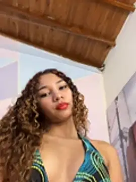 Kylie Jennerr online show from January 12, 5:40 pm