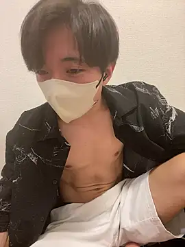 Snapshot of Yuma0718 chatting on February 2, 12:15 pm Yuma0718 online show from February 2, 12:15 pm