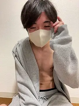 Snapshot of Yuma0718 chatting on February 14, 12:24 pm Yuma0718 online show from February 14, 12:24 pm