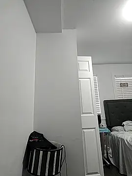 Snapshot of HothairyBoy2 chatting on December 17, 5:19 pm HothairyBoy2 online show from December 17, 5:19 pm