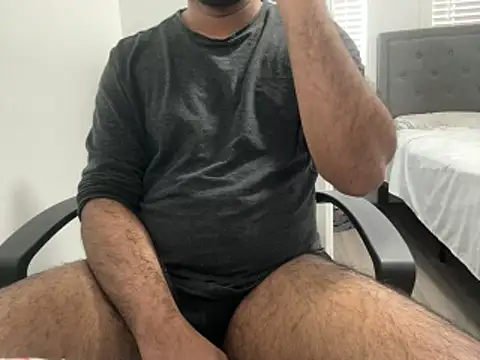 Snapshot of HothairyBoy2 chatting on February 2, 5:55 pm HothairyBoy2 online show from February 2, 5:55 pm