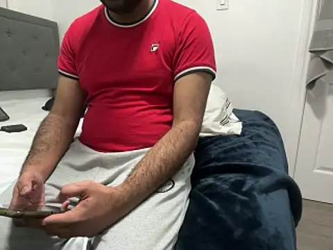 Snapshot of HothairyBoy2 chatting on February 7, 3:10 am HothairyBoy2 online show from February 7, 3:10 am