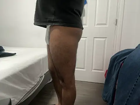 Snapshot of HothairyBoy2 chatting on February 18, 1:23 am HothairyBoy2 online show from February 18, 1:23 am