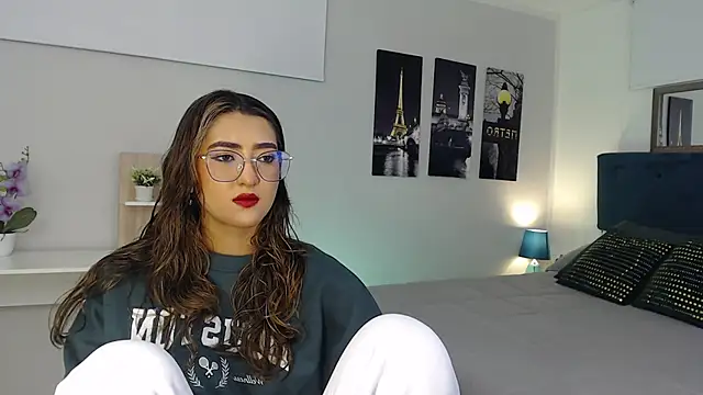 Snapshot of madame_lottie chatting on October 8, 12:36 pm madame lottie online show from October 8, 12:36 pm