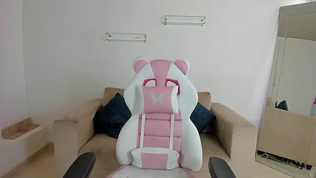 april smiith online show from November 21, 12:26 pm