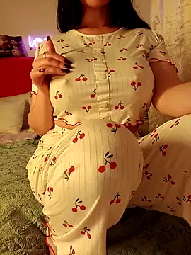 OnlyRima online show from January 6, 10:45 pm