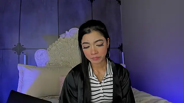 Snapshot of NaishaFord_1 chatting on October 4, 4:16 pm NaishaFord 1 online show from October 4, 4:16 pm