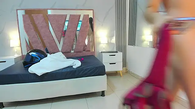 Megan Sweetas online show from December 15, 1:21 am