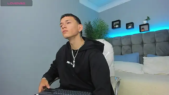 Thomas moon online show from March 3, 1:17 pm