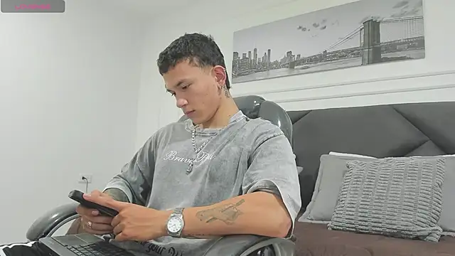 Thomas moon online show from March 23, 6:56 pm