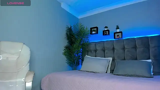 Thomas moon online show from April 15, 12:56 pm